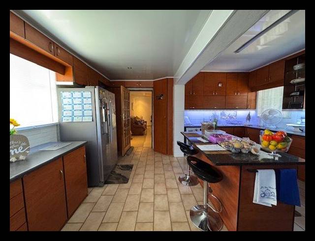 3 BEDROOM HOUSE FOR SALE IN VAN RIEBEECK PARK